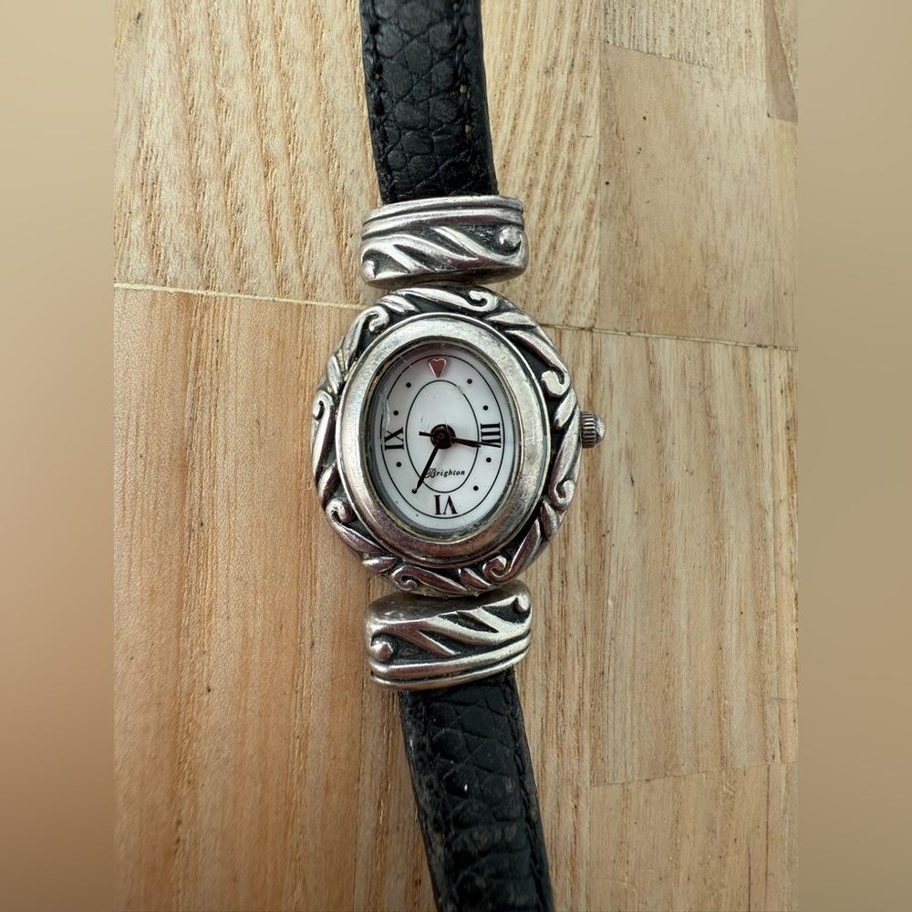 Brighton ladies Paris oval silver tone leather watch NEW BATTERY